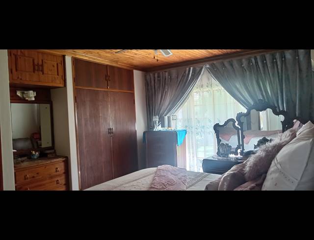 3 BEDROOM FREESTANDING FOR SALE IN STILFONTEIN EXT 4